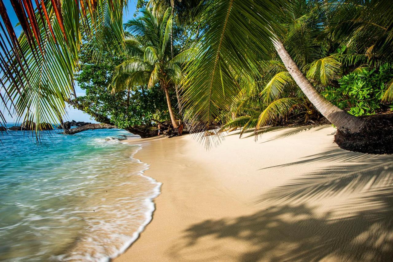 Pinang Island - Private Island Sea View Bungalows Singkil  Exterior foto