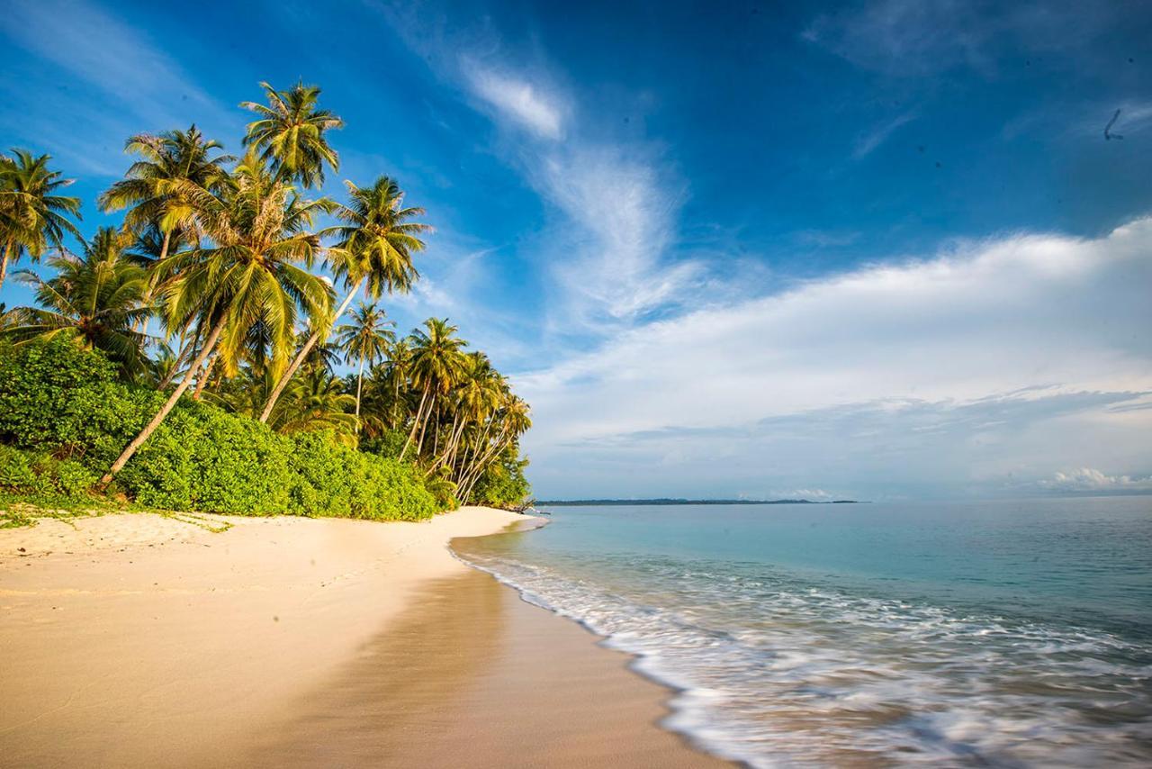 Pinang Island - Private Island Sea View Bungalows Singkil  Exterior foto