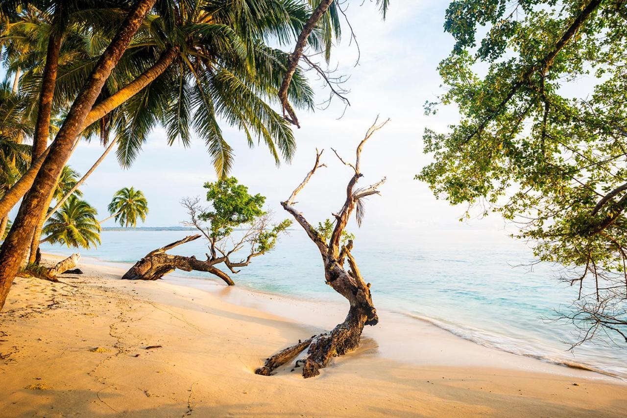 Pinang Island - Private Island Sea View Bungalows Singkil  Exterior foto