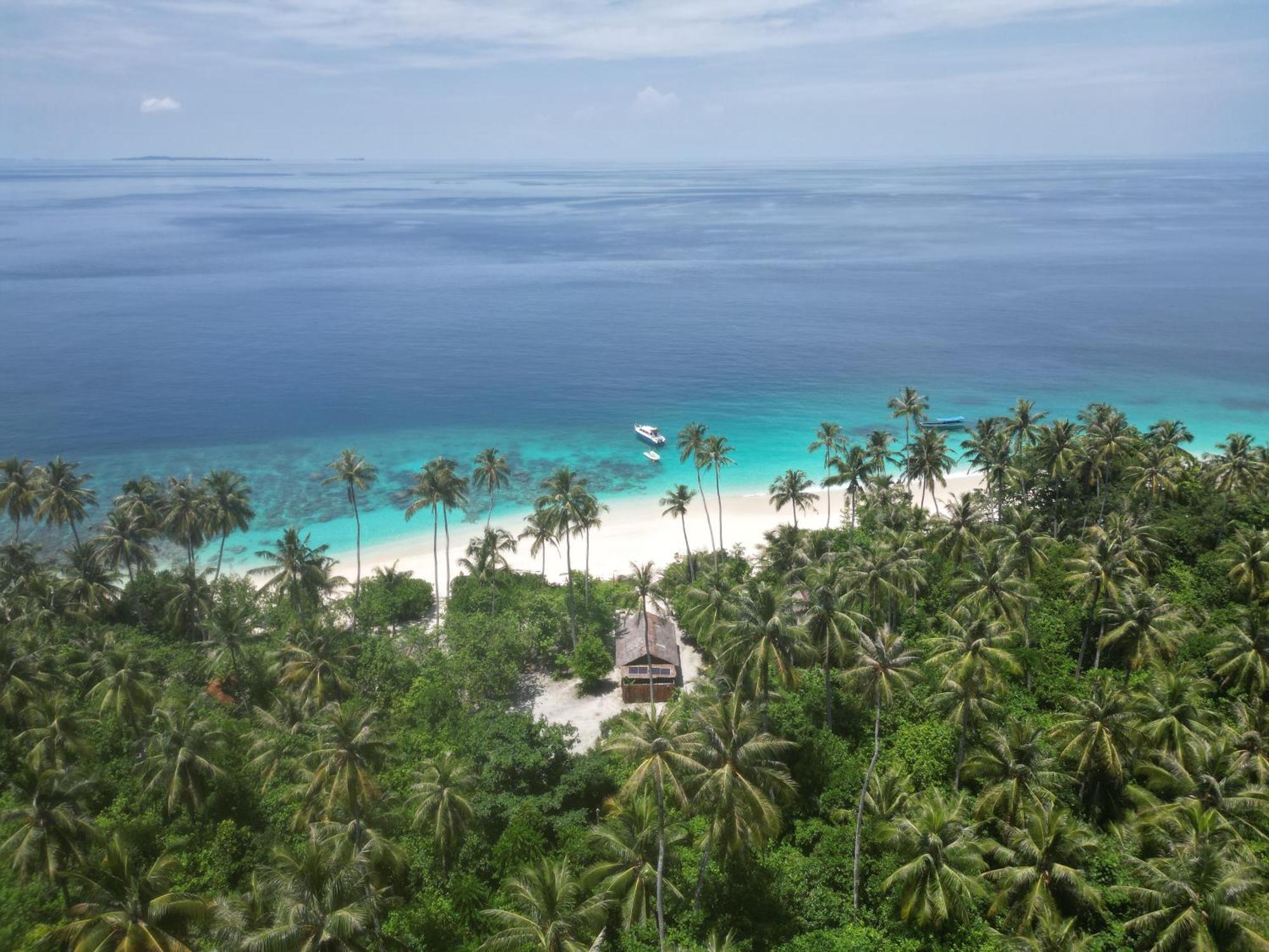Pinang Island - Private Island Sea View Bungalows Singkil  Exterior foto