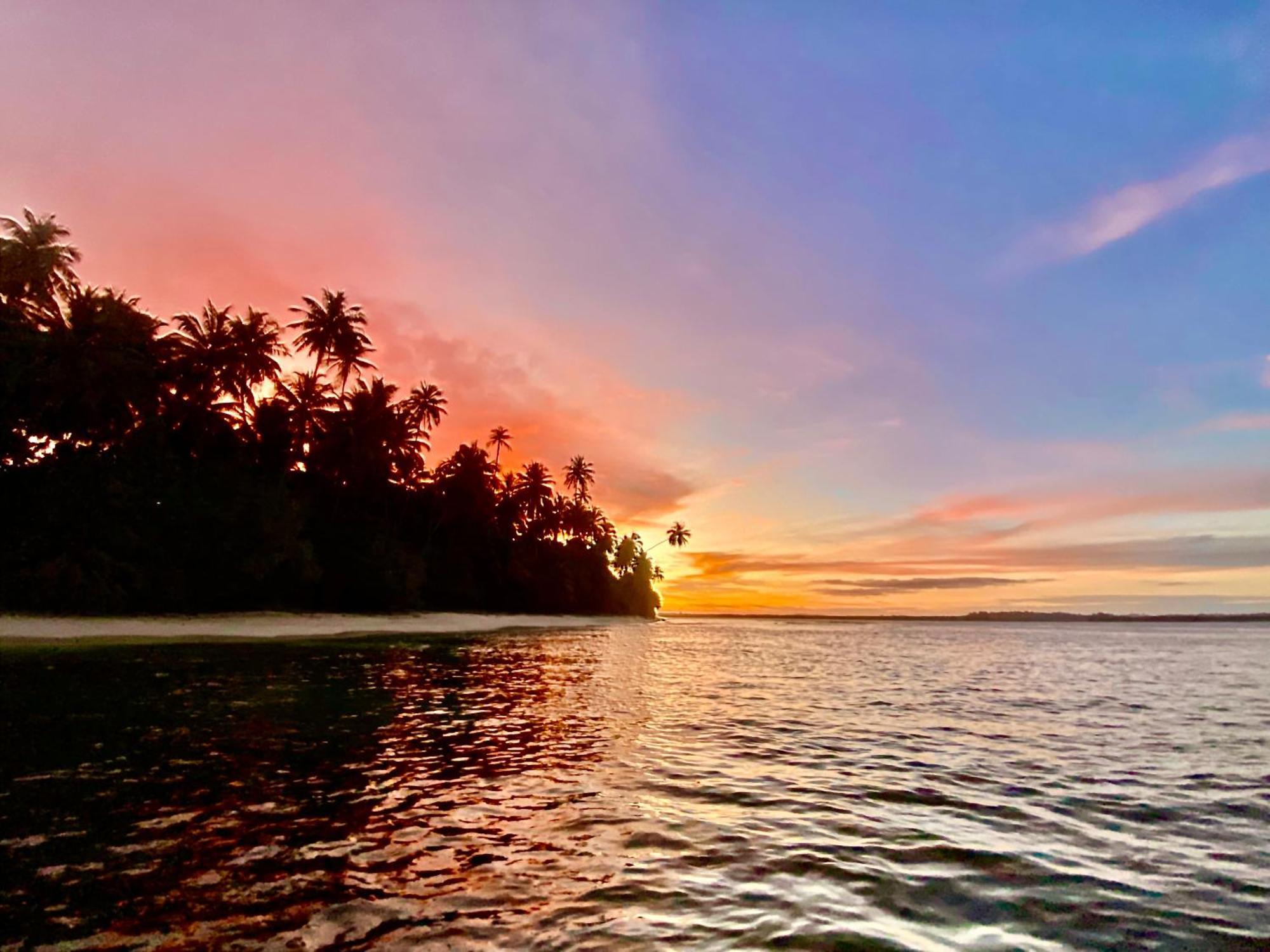 Pinang Island - Private Island Sea View Bungalows Singkil  Exterior foto