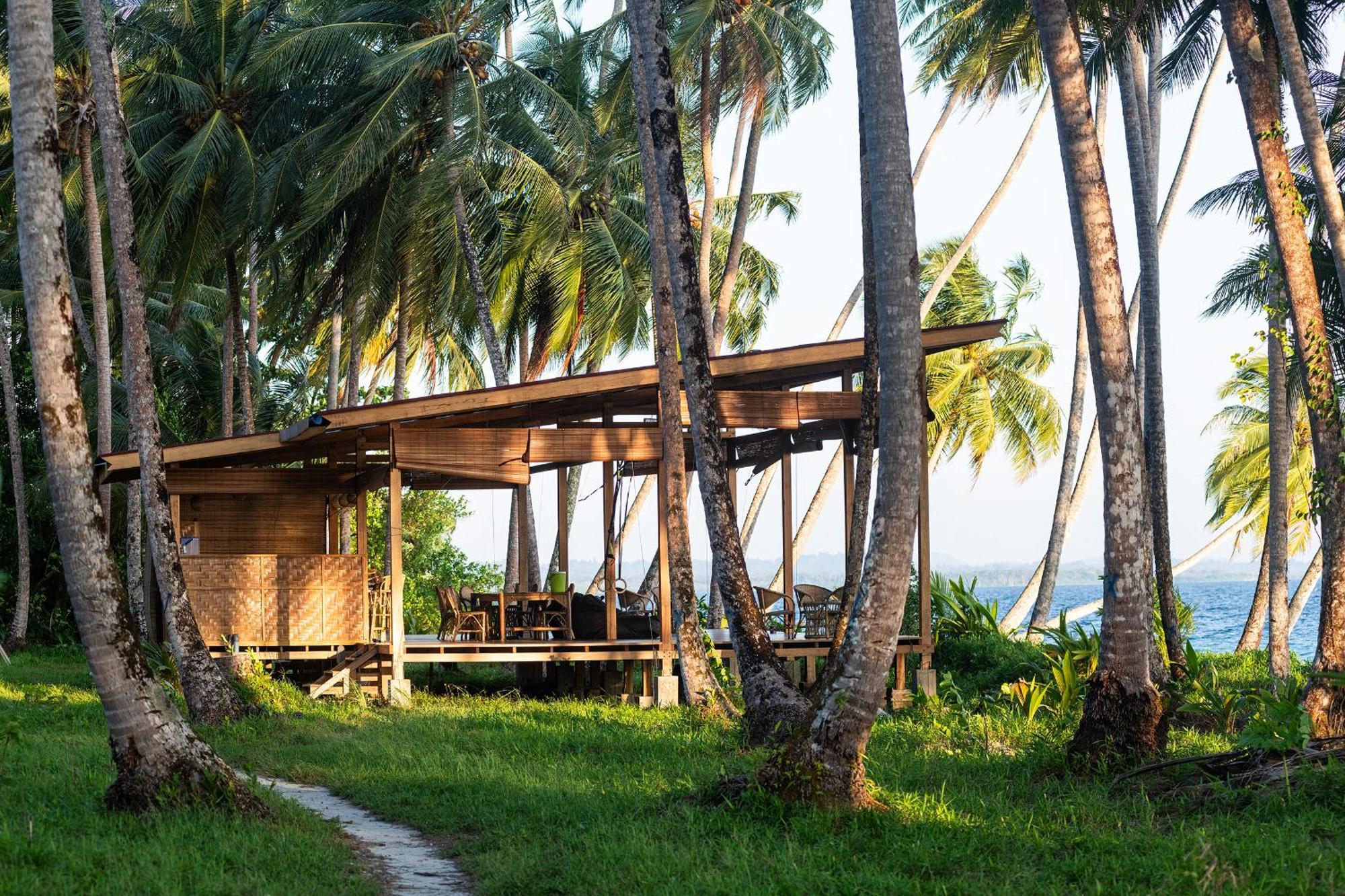Pinang Island - Private Island Sea View Bungalows Singkil  Exterior foto