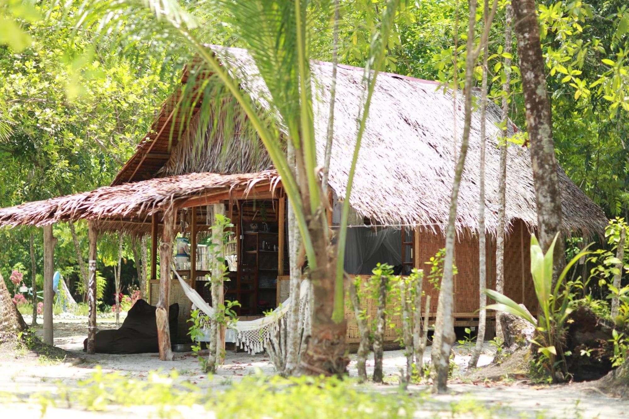 Pinang Island - Private Island Sea View Bungalows Singkil  Exterior foto