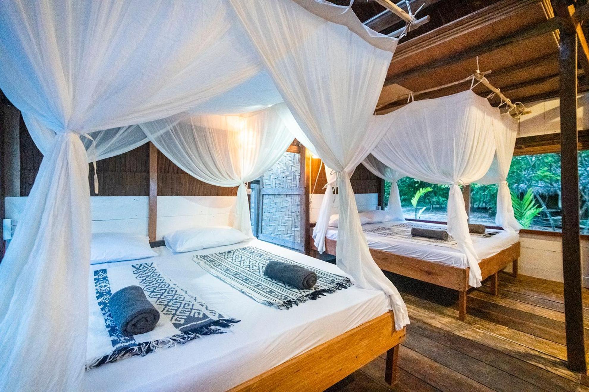 Pinang Island - Private Island Sea View Bungalows Singkil  Exterior foto